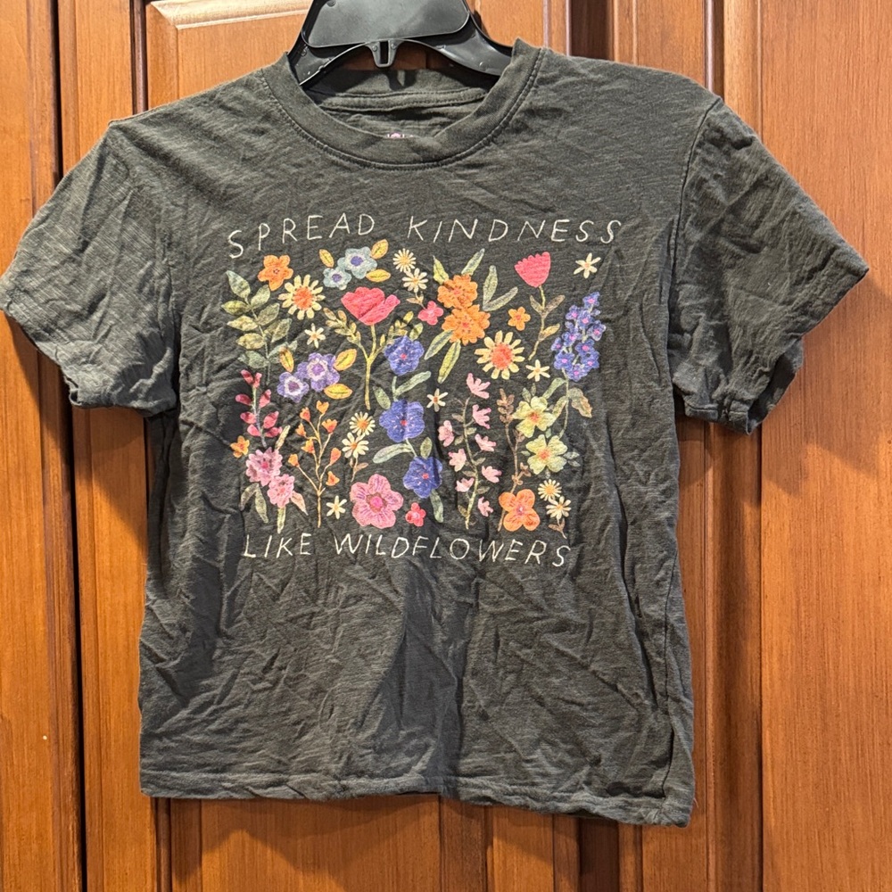 NATURAL LIFE  “Spread Kindness Like Wildflowers “ Floral Kids Tee size 14-16